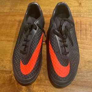 Men’s Nike Hypervenom indoor soccer cleats